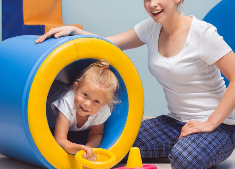 Therapist with child what makes ABA Therapy effective